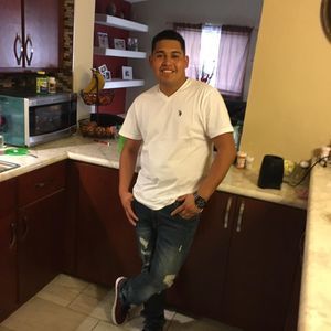 Meet your Posher, Cesar